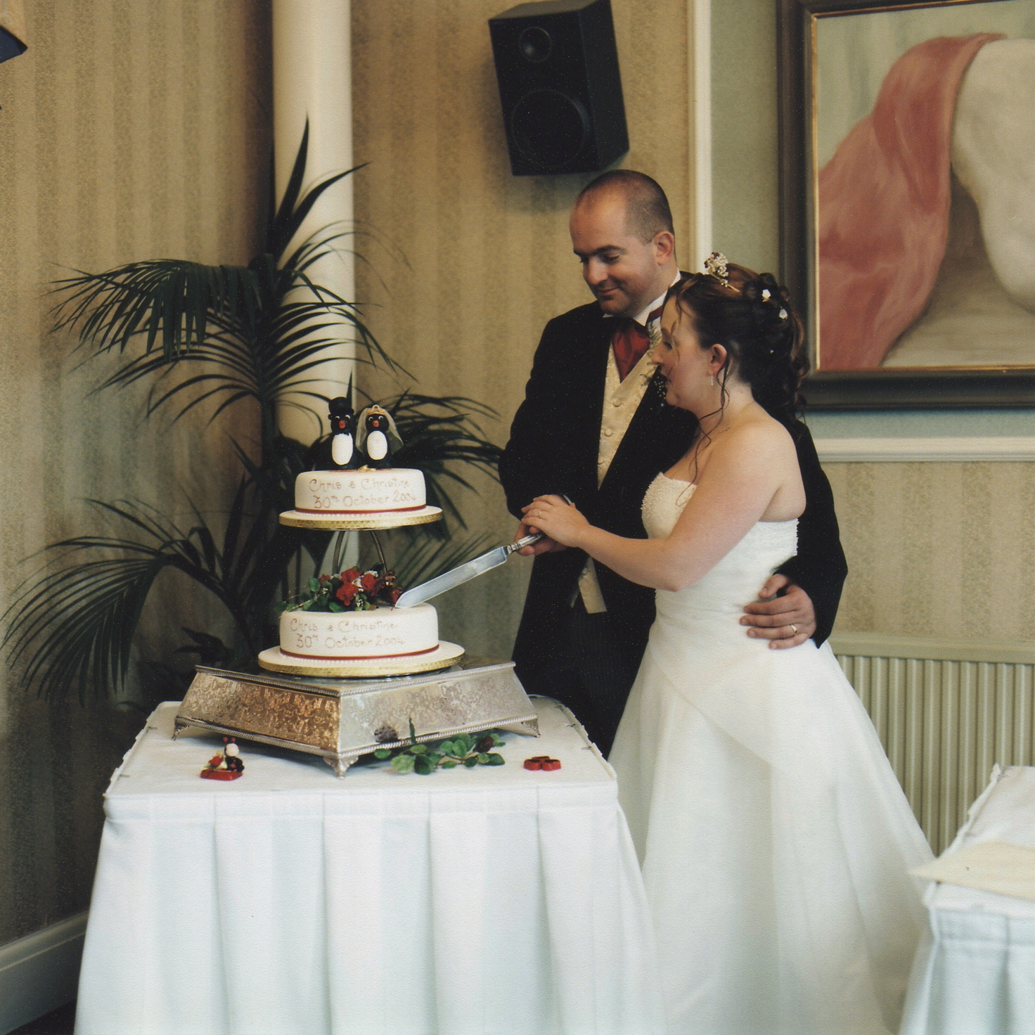 Chris & Chrissie, Cutting the Cake